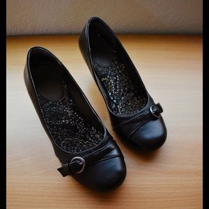 $5 bundle ~ Mudd Black 2” heels